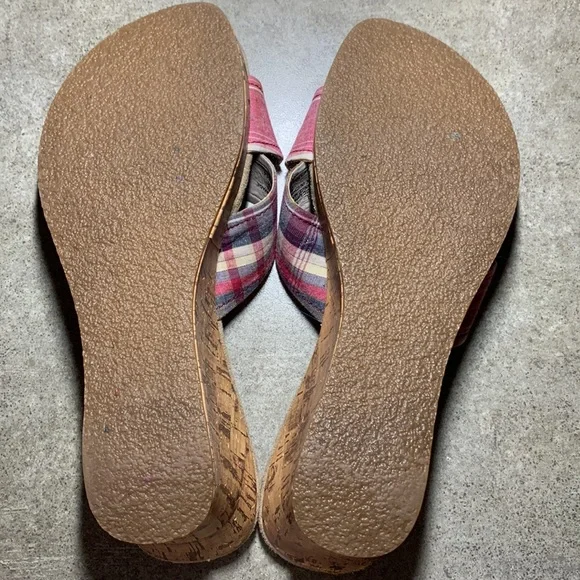 Mudd Red plaid wedge shoes - Picture 2 of 7